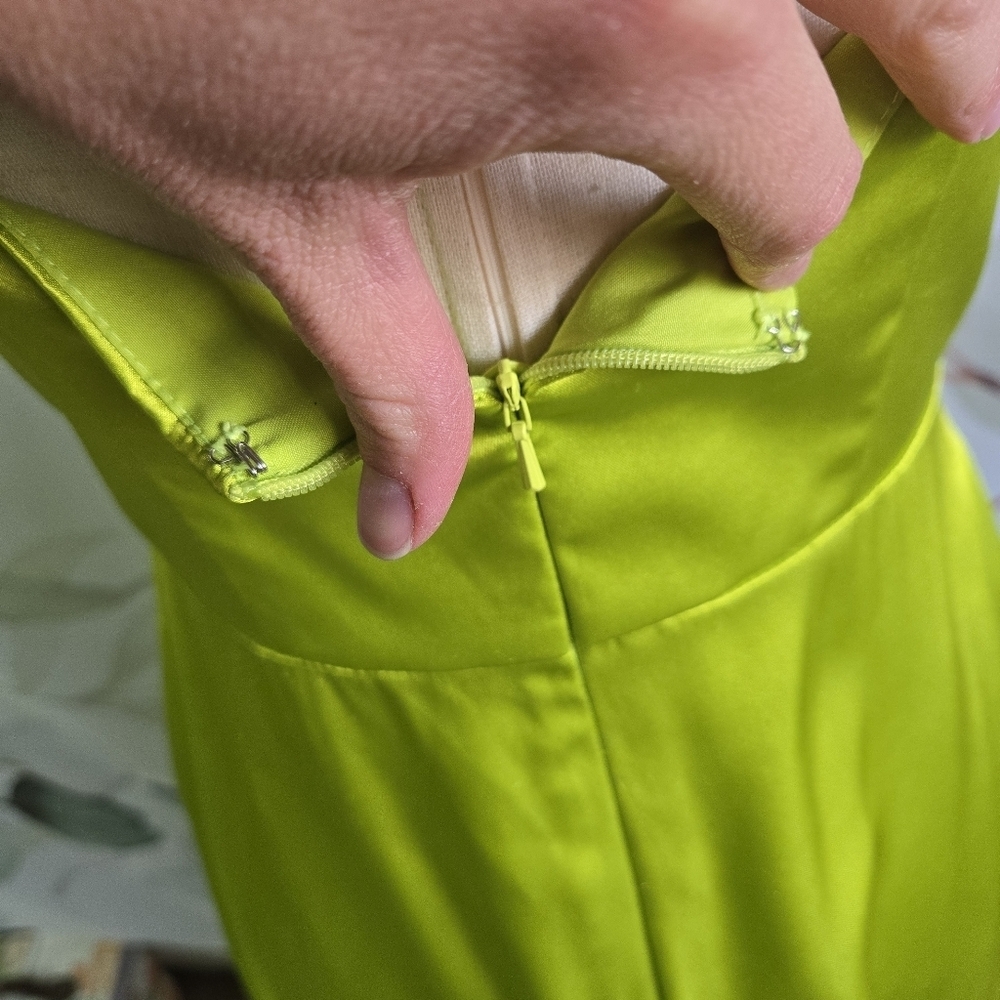 JULES & CLEO | V-Neck Dress with Crystal Straps in Charmeuse (Lemon Lime) sz 4 - Picture 3 of 10